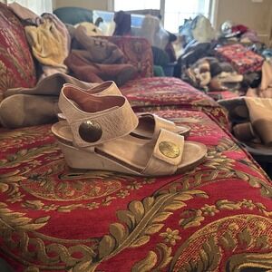 TAOS BEIGE/TAN LEATHER WEDGE SANDALS US. SZ 6 6.5 EU SZ. 37VERY COMFORTABLE!